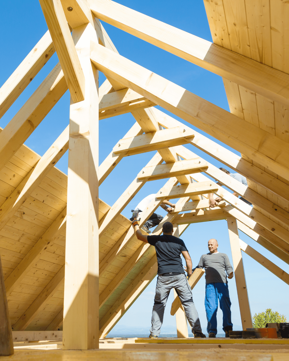 Une des équipes de charpentiers d'Une Maison Bois sur un chantier